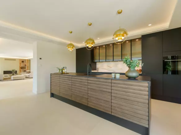 5-bedroom Villa In Marbella, Spain (648 M²)