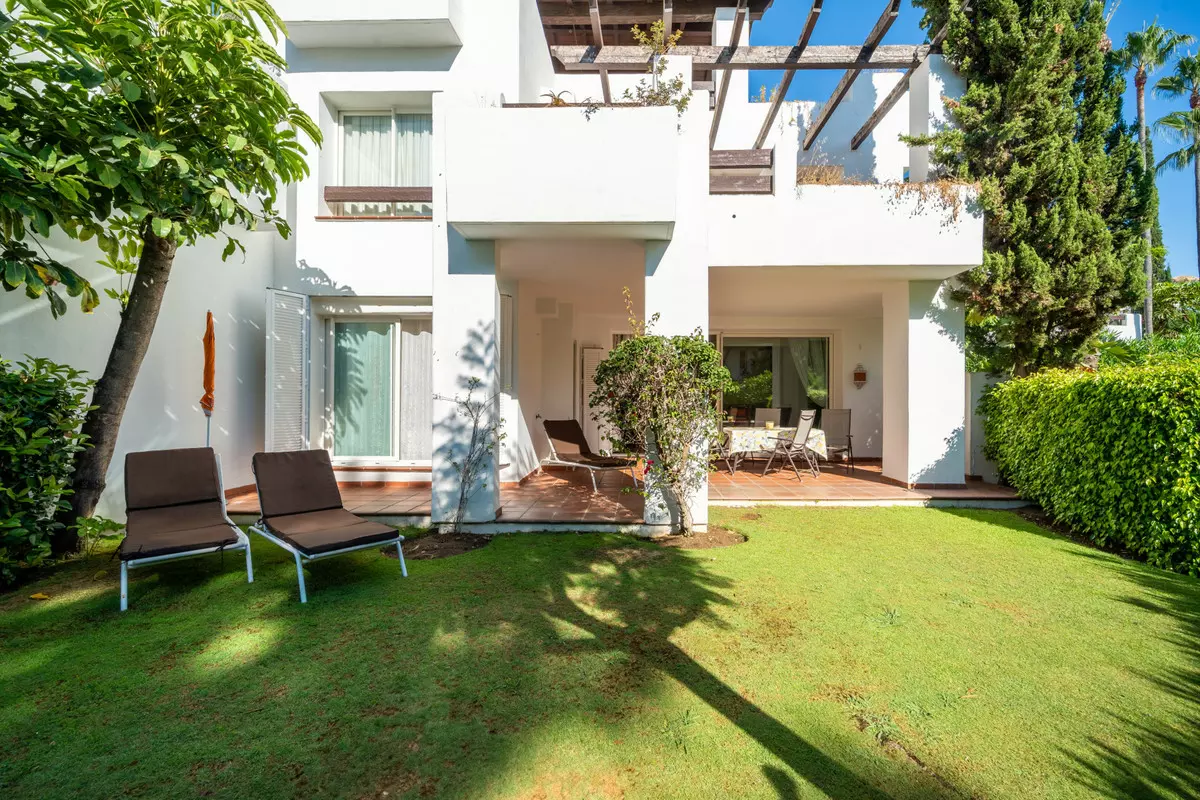 2-bedroom Apartment In Estepona, Spain (100 M²)