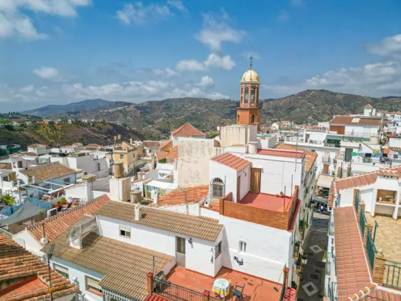 10-bedroom Town House In Cómpeta, Spain (468 M²)