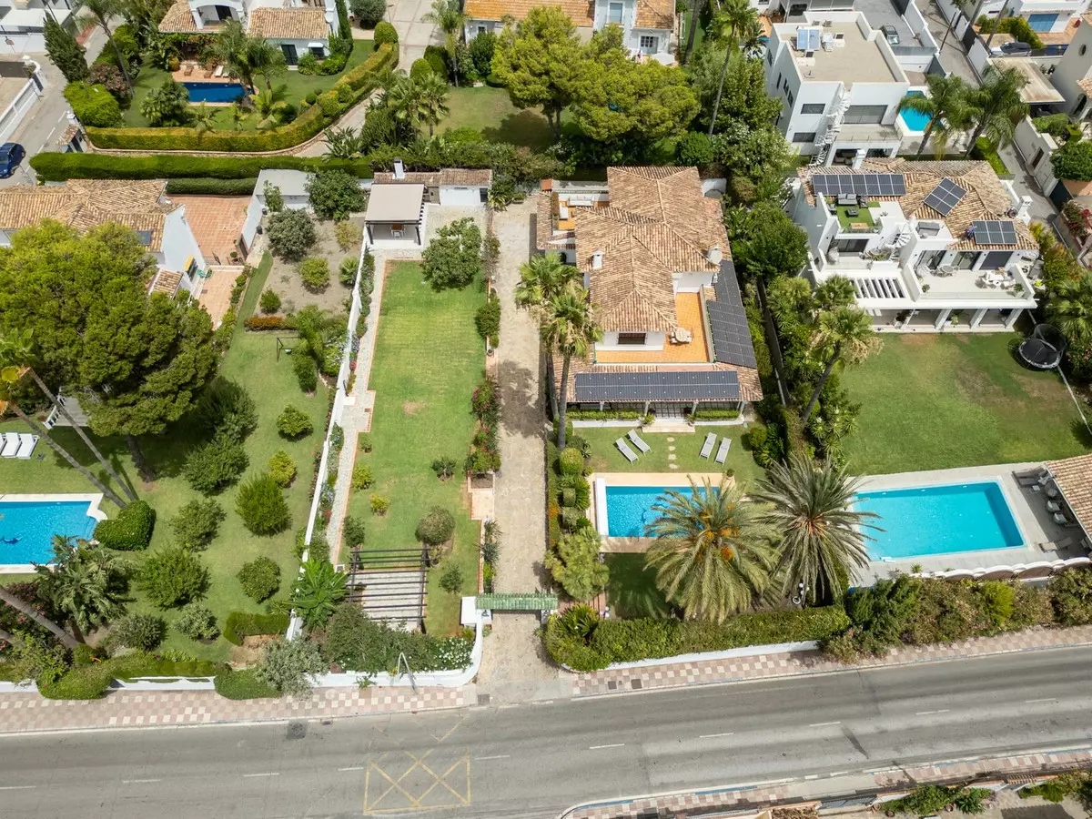 4-bedroom Villa In Marbella, Spain (346 M²)