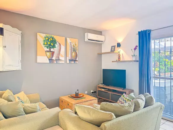 3-bedroom Villa In Cómpeta, Spain (141 M²)