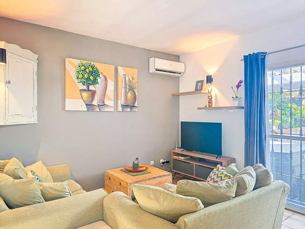 3-bedroom Villa In Cómpeta, Spain (141 M²)