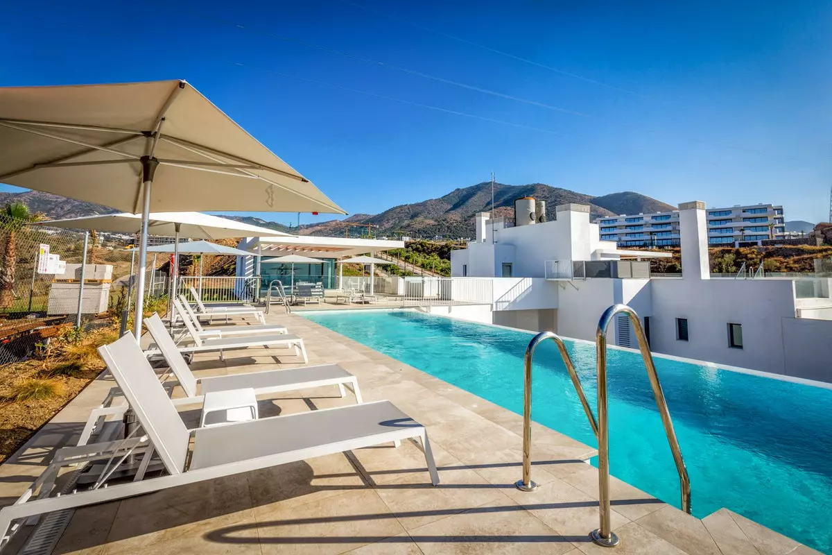 2-bedroom Apartment In Fuengirola, Spain (98 M²)