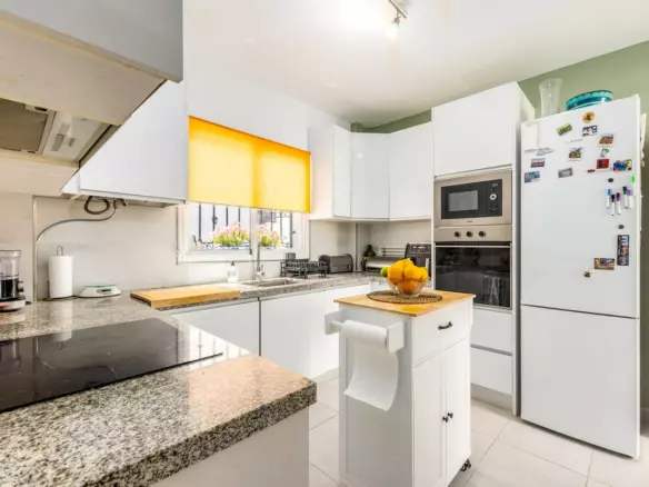 5-bedroom Town House In Alhaurín El Grande, Spain (169 M²)