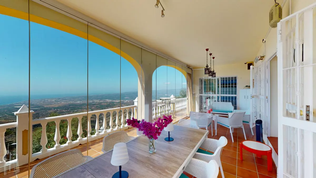 4-bedroom Villa In Vélez – Málaga, Spain (240 M²)