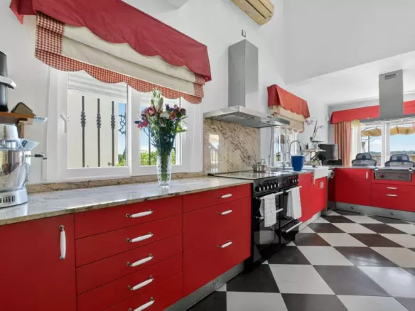 5-bedroom Villa In Orihuela, Spain (214 M²)