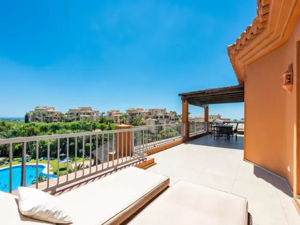 3-bedroom Apartment In Estepona, Spain (169 M²)