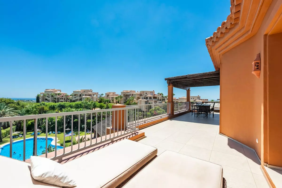 3-bedroom Apartment In Estepona, Spain (169 M²)