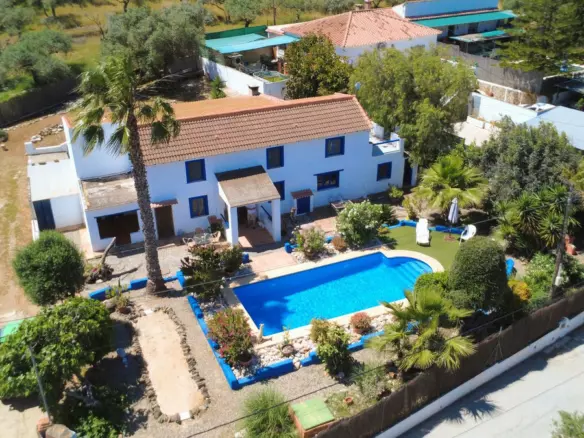 5-bedroom Country House In Álora, Spain (275 M²)
