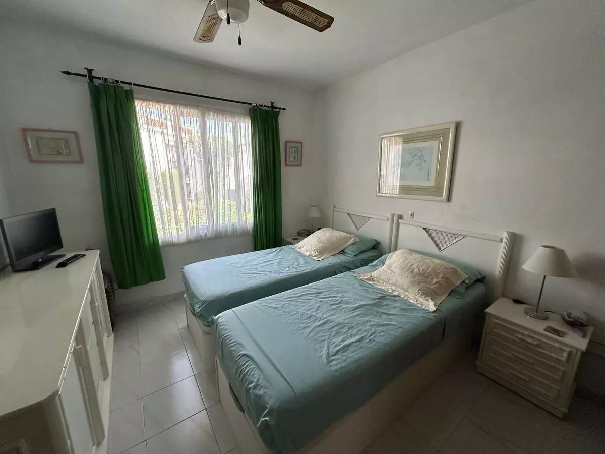 1-bedroom Apartment In Estepona, Spain (61 M²)