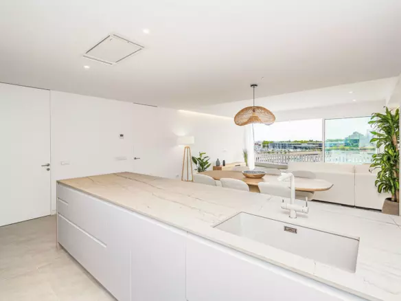3-bedroom Apartment In Palma De Mallorca, Spain (217 M²)
