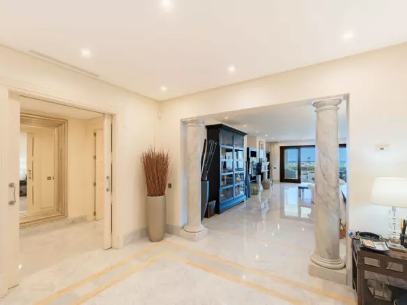 3-bedroom Apartment In Marbella, Spain (231 M²)