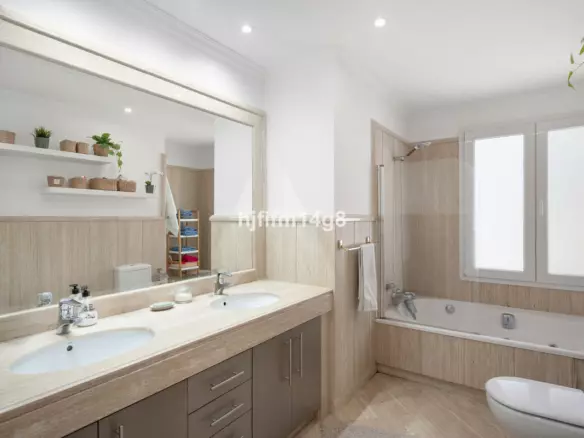 2-bedroom Apartment In Marbella, Spain (98 M²)