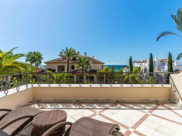 3-bedroom Apartment In Marbella, Spain (226 M²)