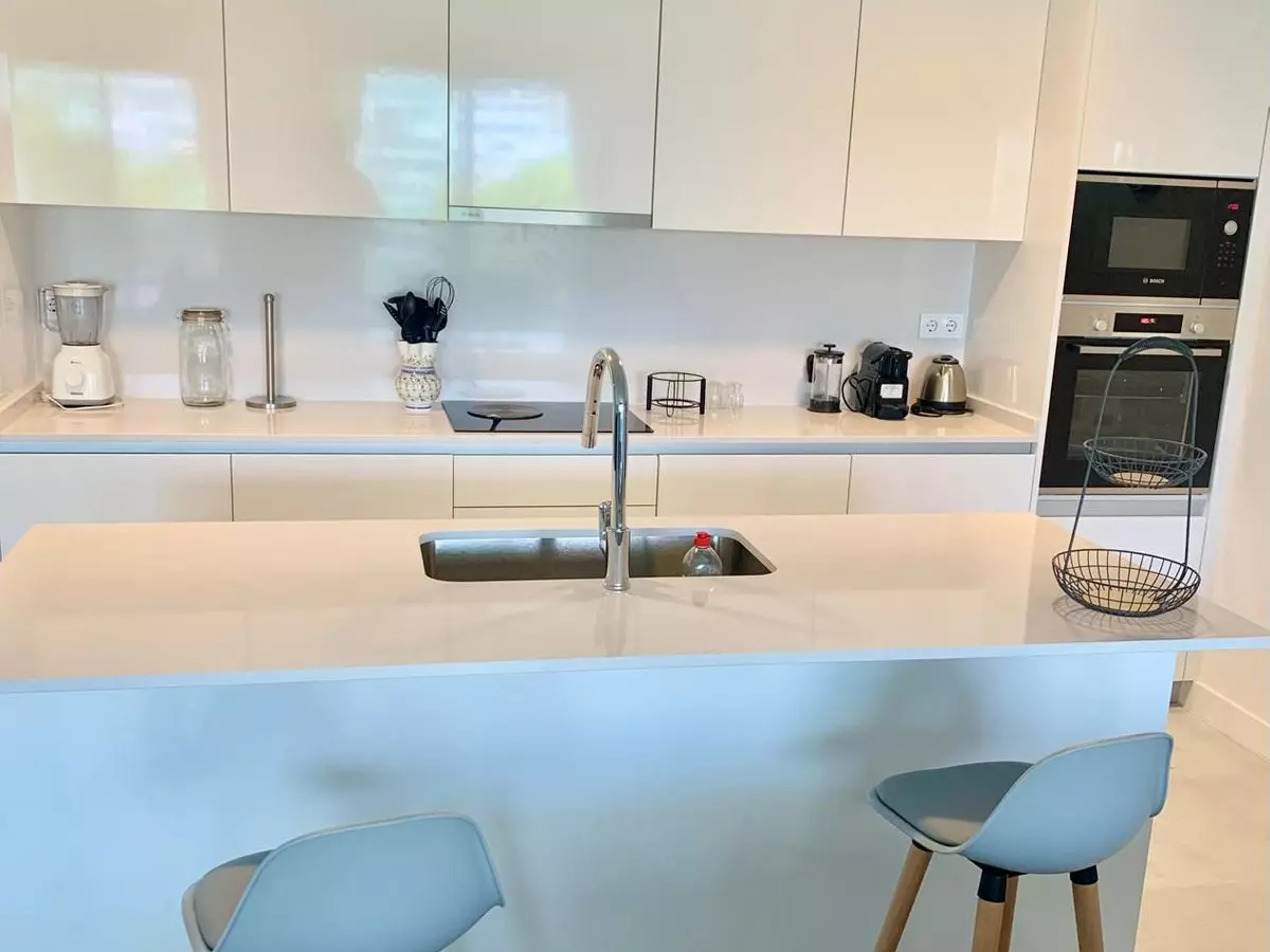 3-bedroom Property In Estepona, Spain (159 M²)