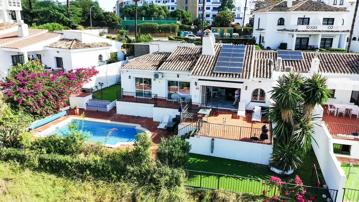 5-bedroom Villa In Manilva, Spain (189 M²)