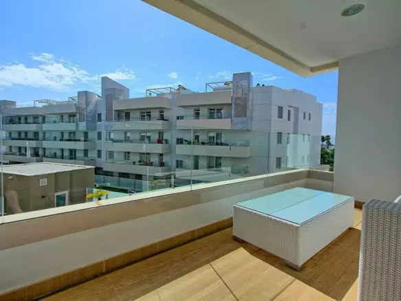 3-bedroom Apartment In Marbella, Spain (99 M²)