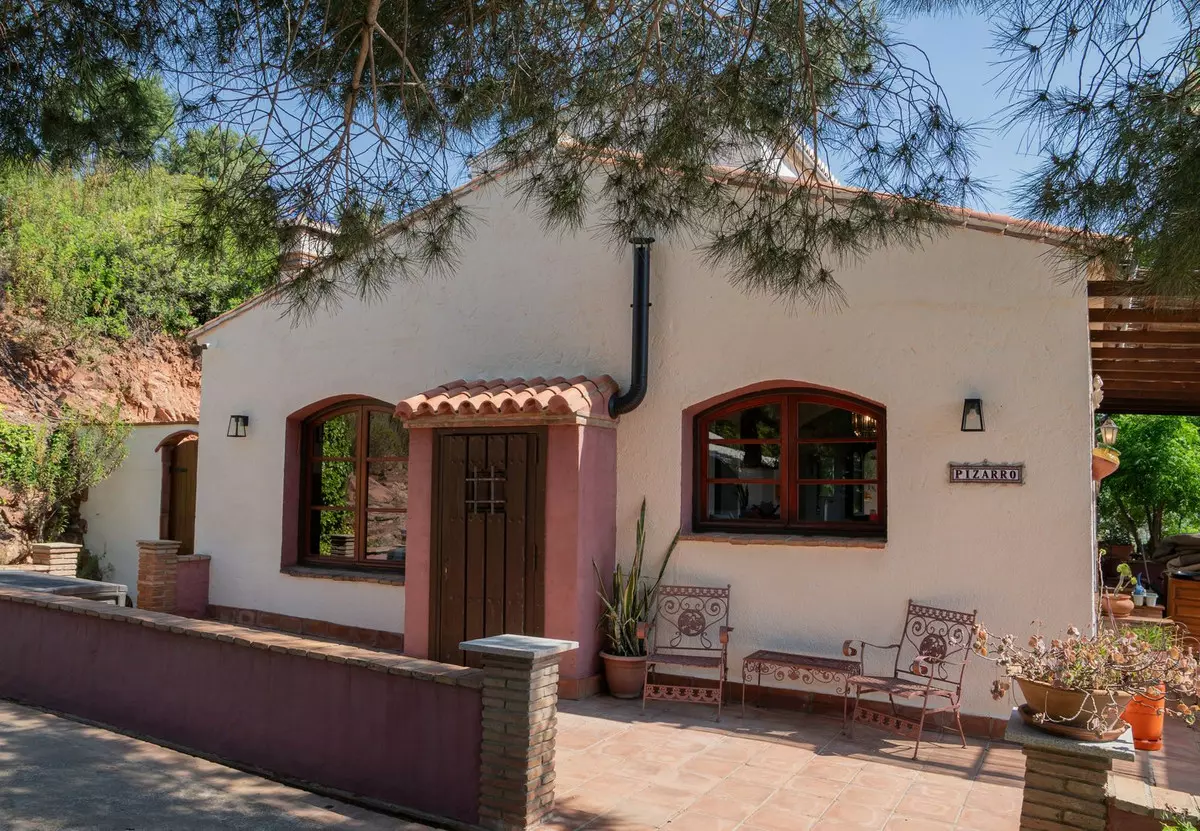 7-bedroom Country House In Almogía, Spain (102 M²)