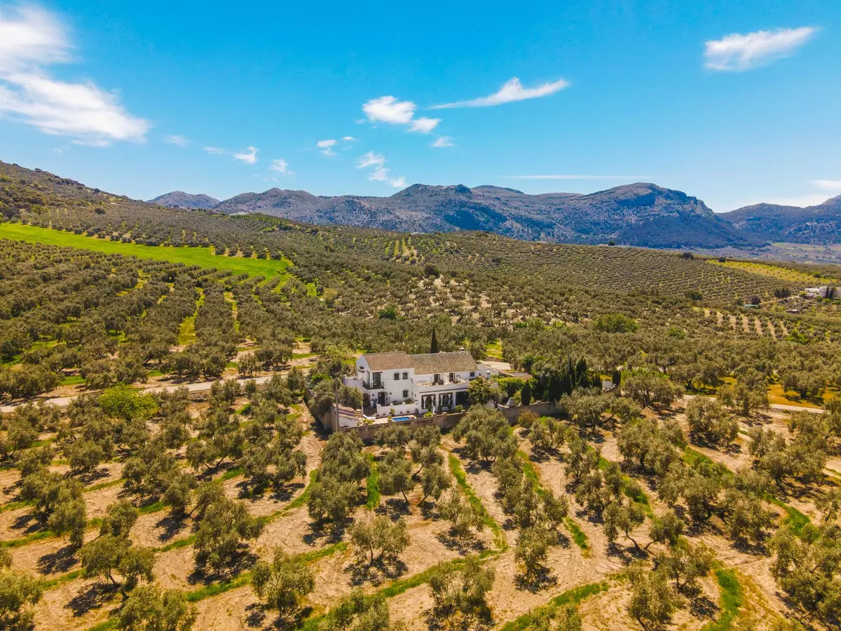 8-bedroom Country House In Villanueva Del Trabuco, Spain (569 M²)
