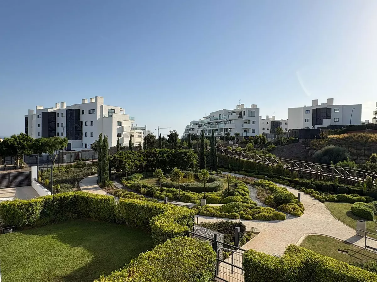 2-bedroom Apartment In Fuengirola, Spain (97 M²)