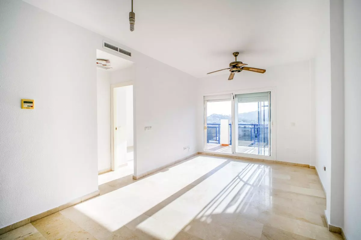 2-bedroom Apartment In Benalmádena, Spain (75 M²)