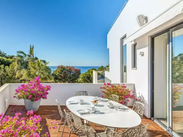 5-bedroom Villa In Calvià, Spain (324 M²)