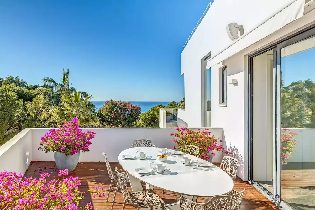 5-bedroom Villa In Calvià, Spain (324 M²)