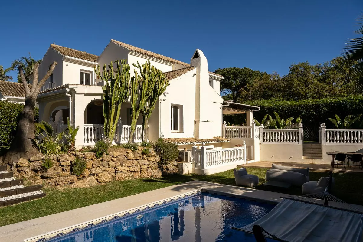 7-bedroom Villa In Marbella, Spain (558 M²)