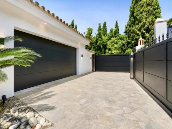 2-bedroom Villa In Benahavis, Spain (266 M²)