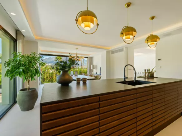 5-bedroom Villa In Marbella, Spain (648 M²)