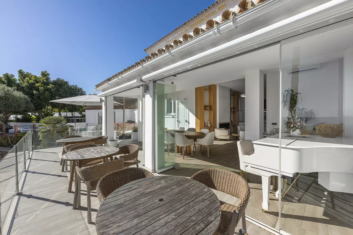 6-bedroom Villa In Manilva, Spain (501 M²)