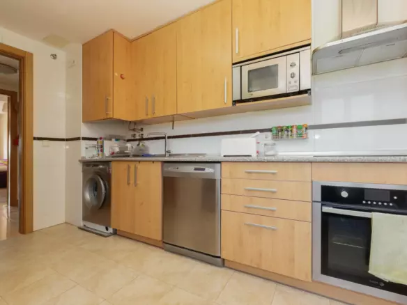 2-bedroom Apartment In Estepona, Spain (120 M²)