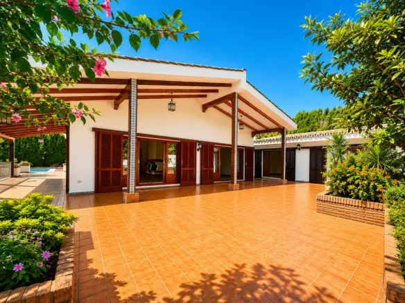 4-bedroom Villa In Marbella, Spain (588 M²)