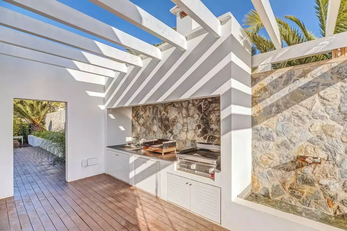 5-bedroom Villa In Calvià, Spain (324 M²)