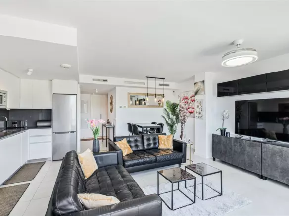 3-bedroom Apartment In Estepona, Spain (125 M²)