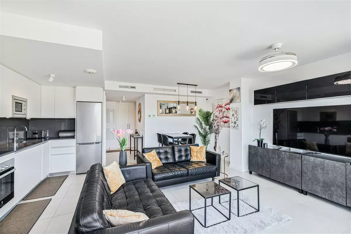 3-bedroom Apartment In Estepona, Spain (125 M²)