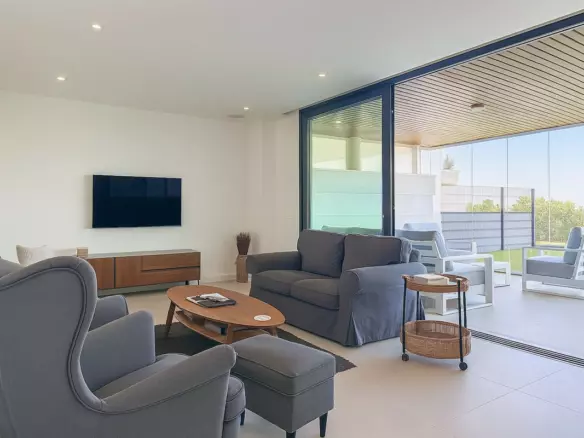 2-bedroom Apartment In Fuengirola, Spain (86 M²)