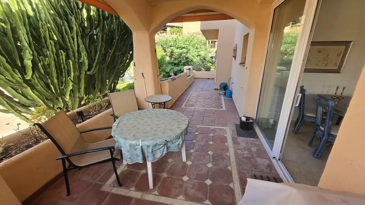 2-bedroom Apartment In Marbella, Spain (173 M²)