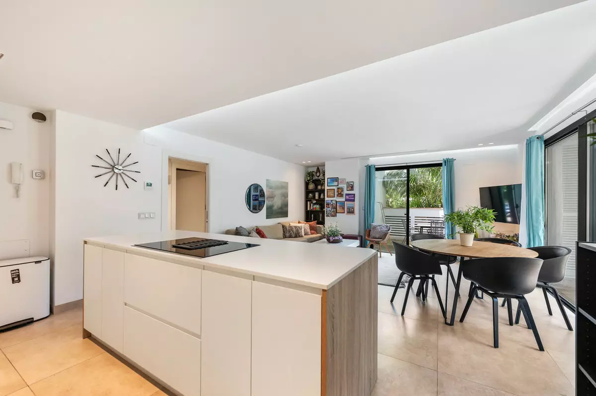 3-bedroom Apartment In Marbella, Spain (154 M²)