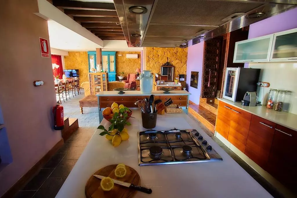 4-bedroom Country House In Orihuela, Spain (350 M²)