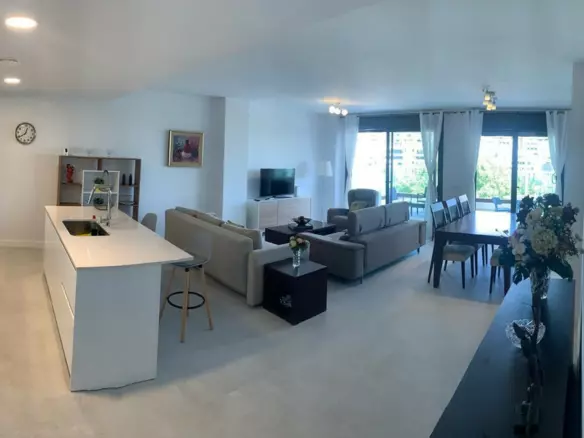 3-bedroom Property In Estepona, Spain (159 M²)