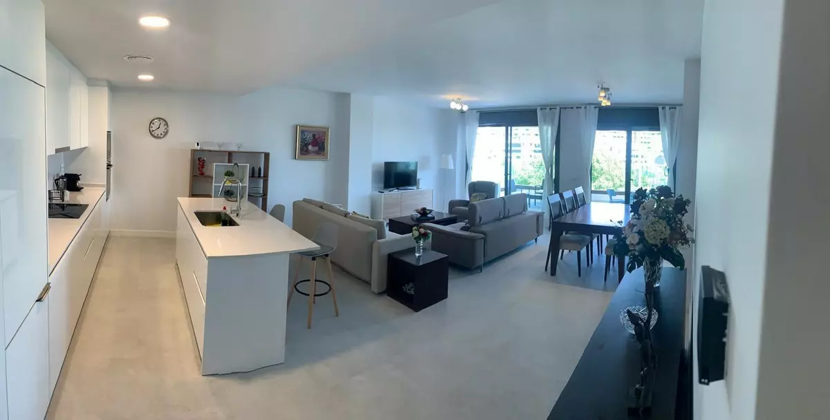 3-bedroom Property In Estepona, Spain (159 M²)