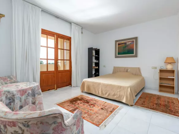 4-bedroom Villa In Calvià, Spain (400 M²)