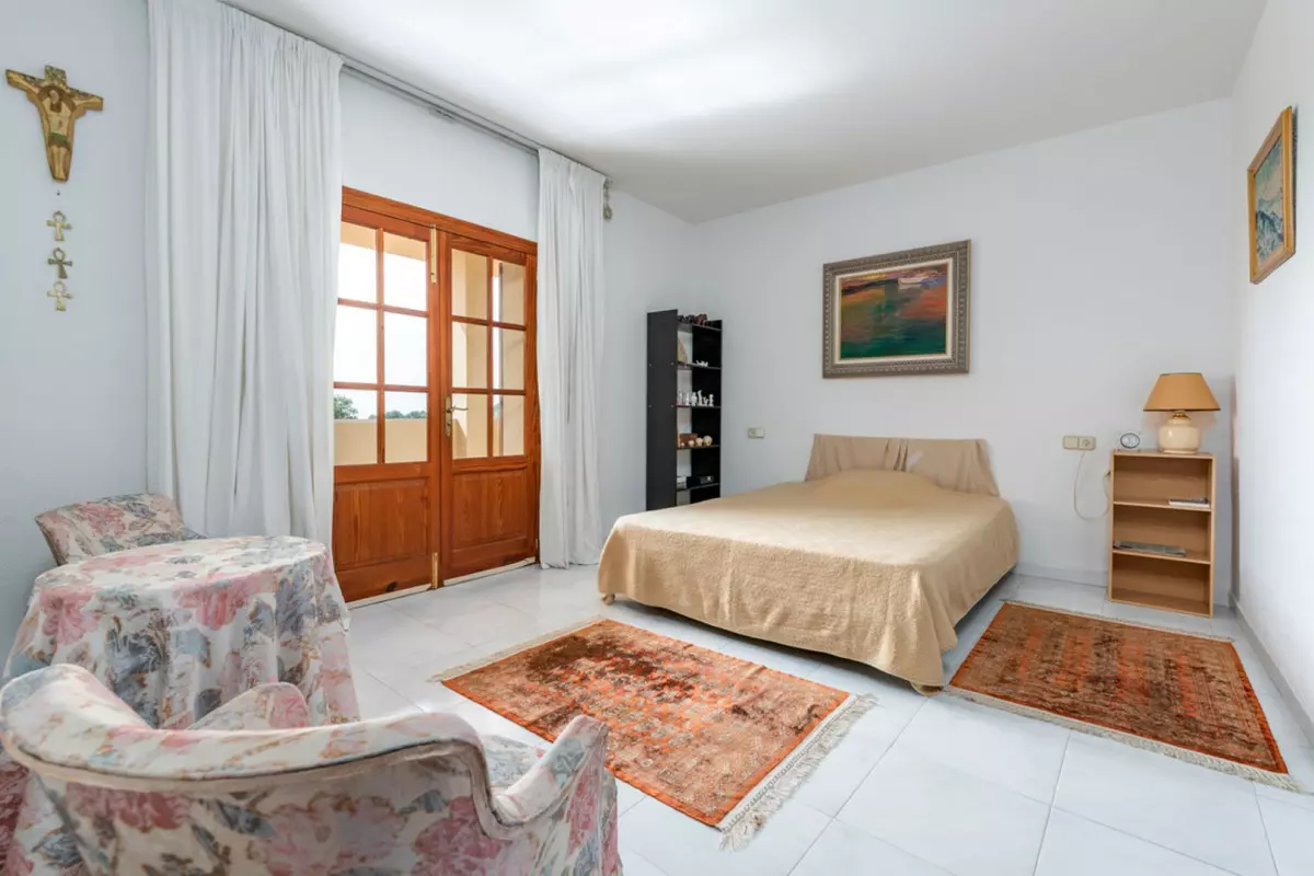 4-bedroom Villa In Calvià, Spain (400 M²)