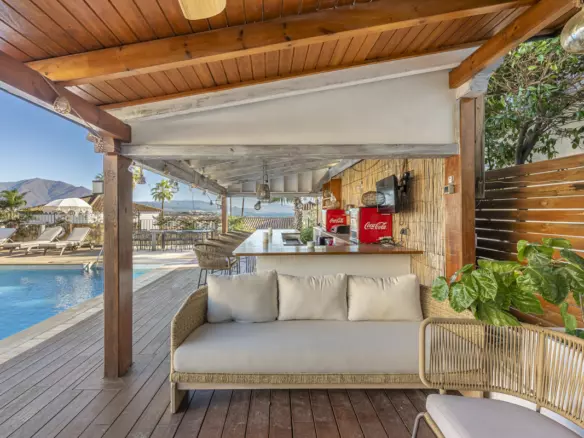 6-bedroom Villa In Manilva, Spain (501 M²)