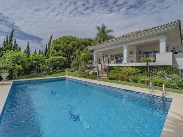 4-bedroom Villa In Estepona, Spain (384 M²)