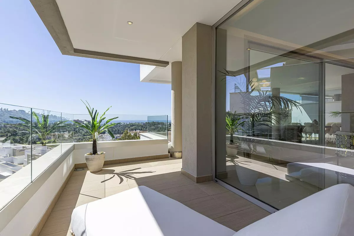 3-bedroom Apartment In Benahavis, Spain (160 M²)