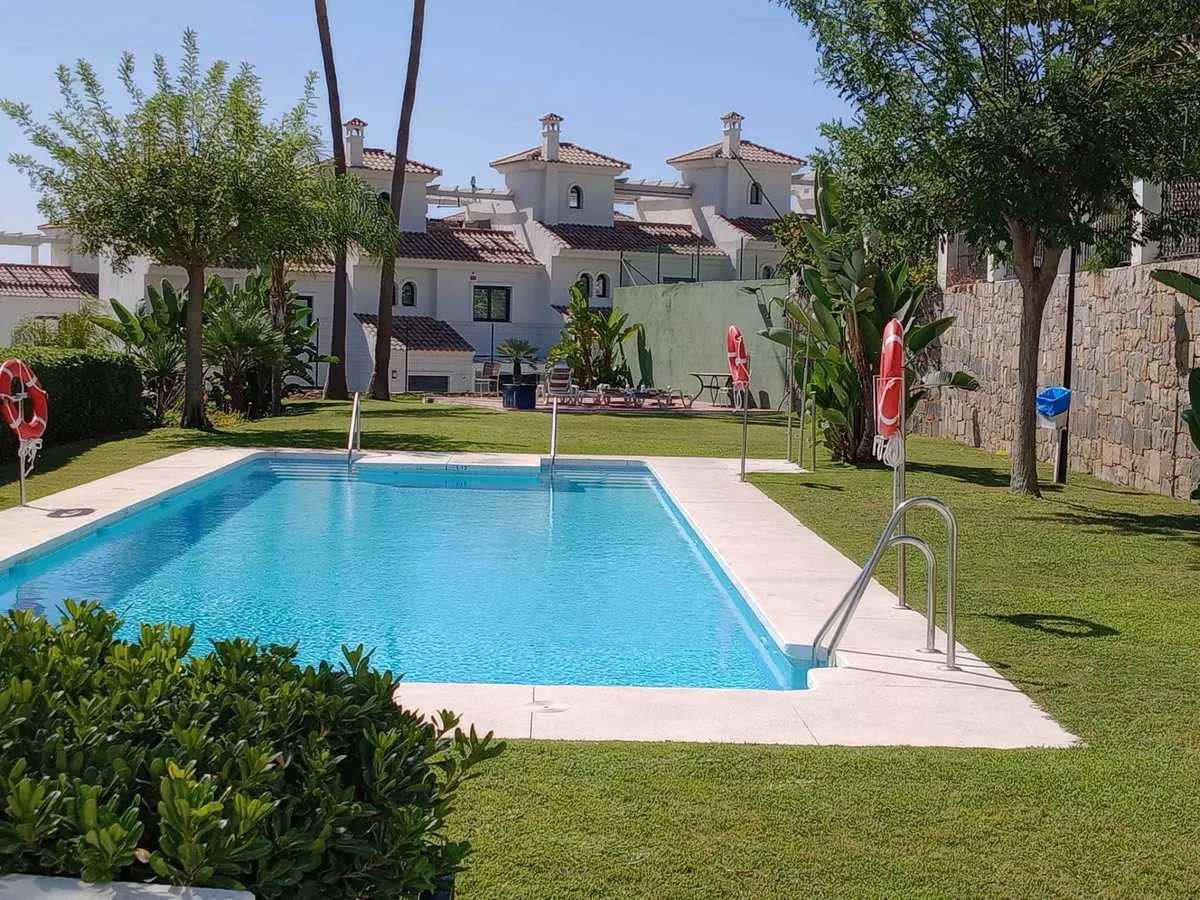 3-bedroom Town House In Estepona, Spain (249 M²)