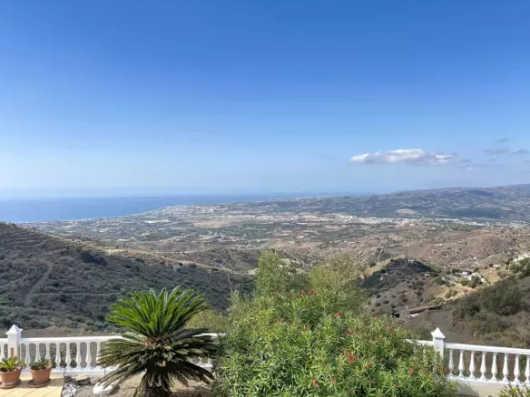 4-bedroom Villa In Vélez – Málaga, Spain (240 M²)