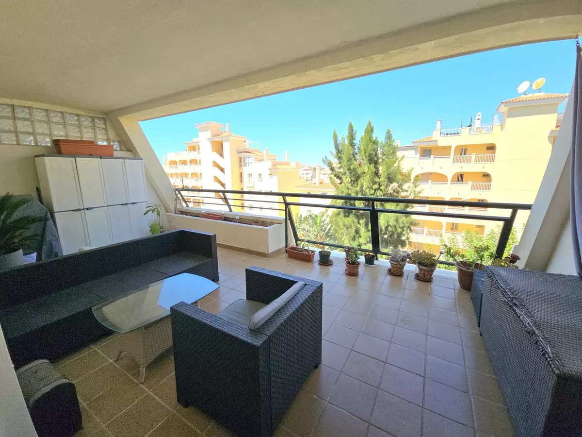 2-bedroom Apartment In Benalmádena, Spain (103 M²)